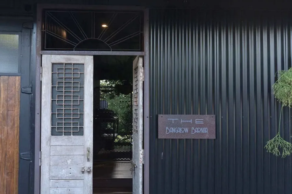 the barnita's antique doors
